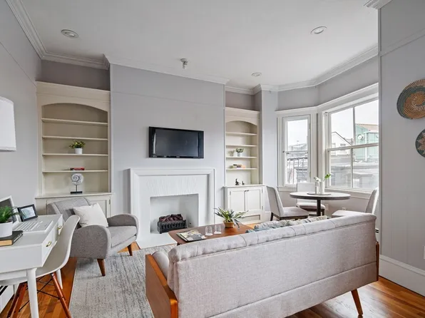 30 Pinckney St APT 7, Boston, MA 02114