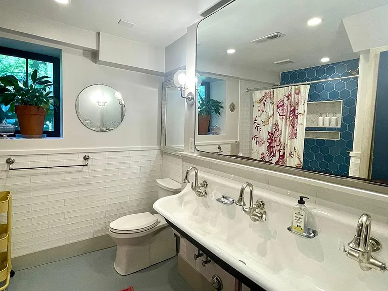 1416 N Mangum St — Photo 3