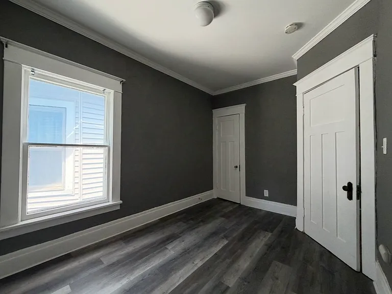1042 Elmwood Ave #4 — Photo 5