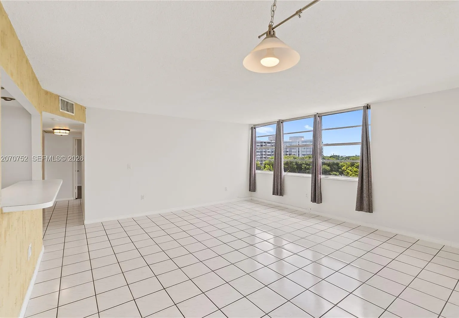 Buckley Towers Condo - Ea — Photo 4