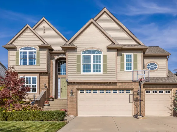 49735 Parkside Dr, Northville, MI 48168