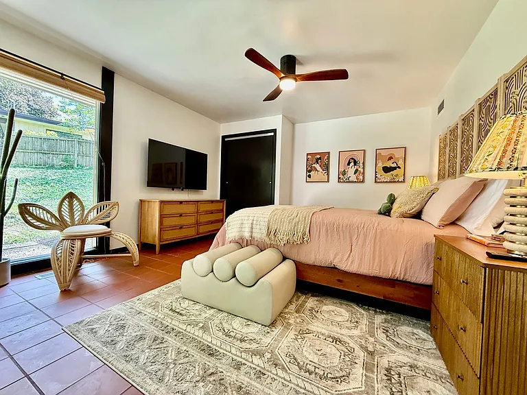 527 Valewood Ln — Photo 30