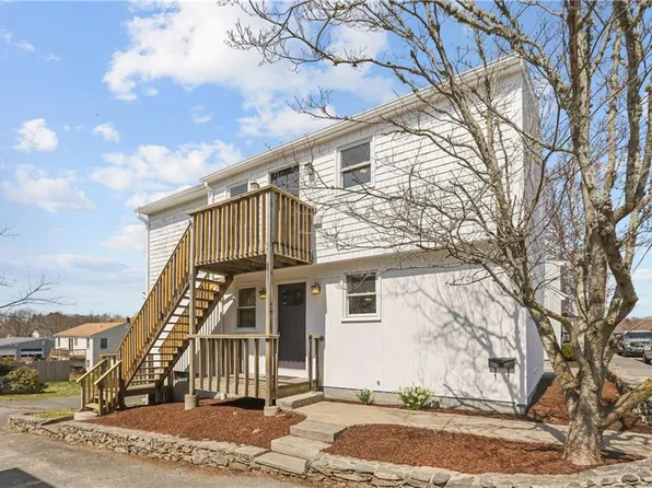 11 Baker St, Bristol, RI 02809