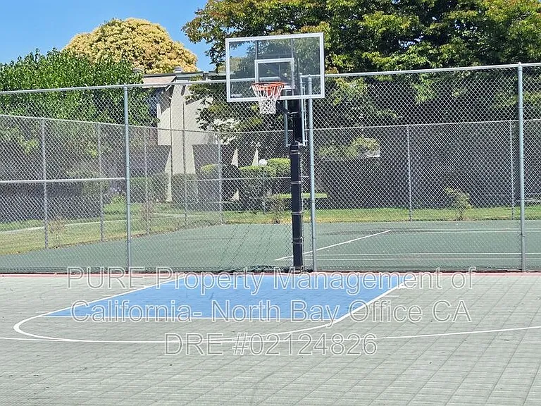 1036 Eleanor Ave — Photo 3