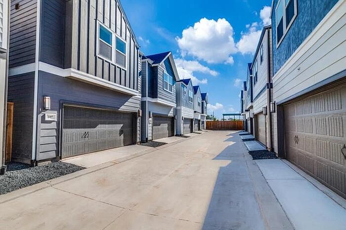 1st image of 784 Strawberry Pines Ct #D2