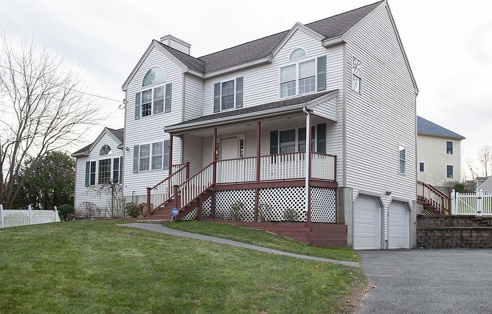 1st image of 615 Salem St