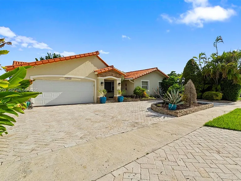14012 SW 38th Ter — Photo 1