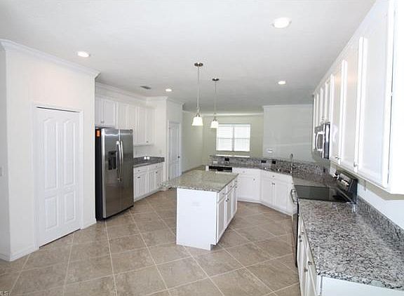 3rd image of 10670 Prato Dr