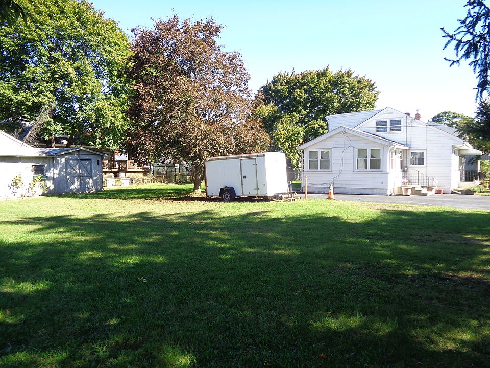 2nd image of 146 Morgan Ave
