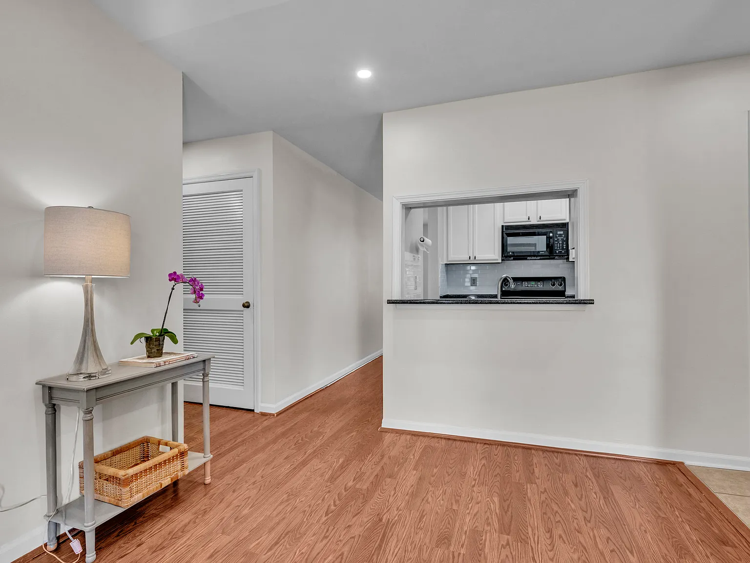 2 bed, 1136 sqft, $1,550 — Photo 4