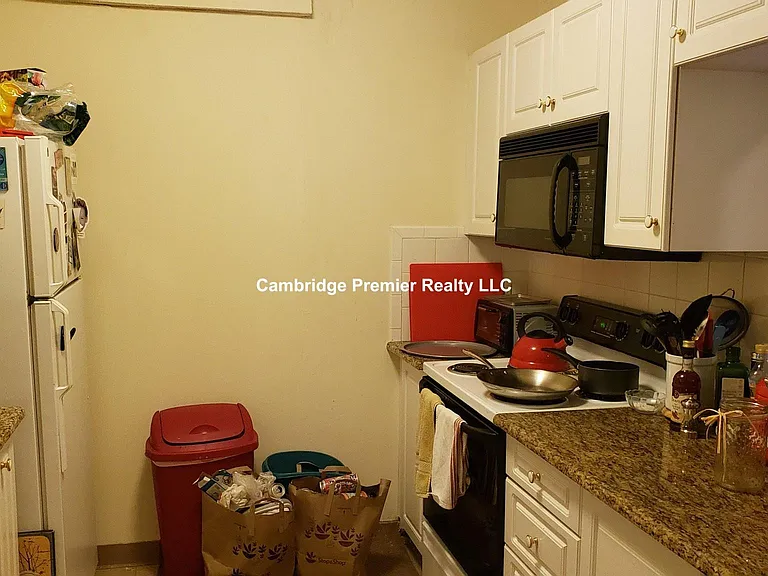 Highland Ave — Photo 11