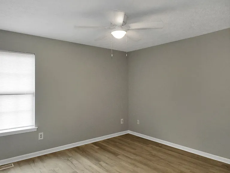 21370 Lexington Dr — Photo 2