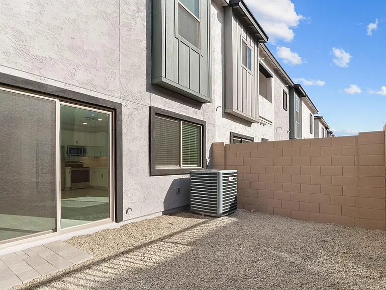 2831 W White Feather Ln — Photo 18