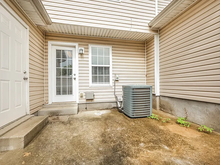 8034 Logan Dr — Photo 17