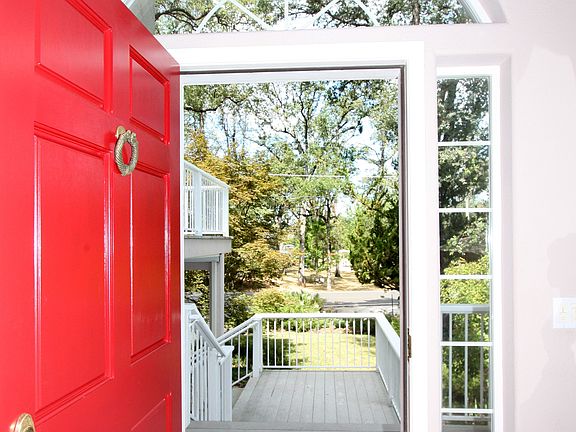 5th image of 12704 Lakeshore N