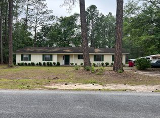 178 Colonial Dr, Baxley, GA 31513