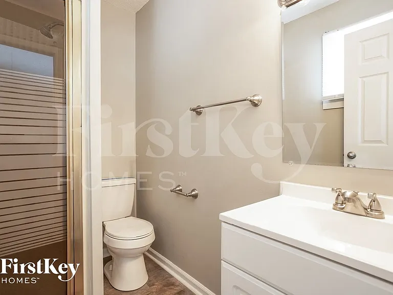 439 Fox Cir — Photo 9