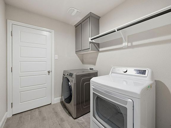 2nd image of 2008 Apalis Dr