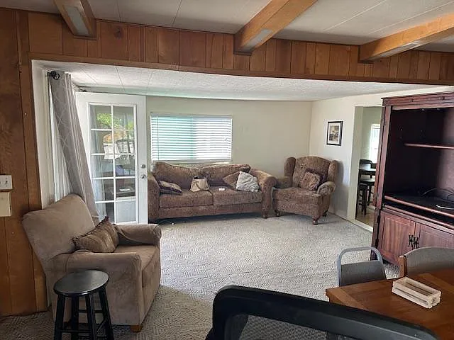 466 S 81st Pl — Photo 4
