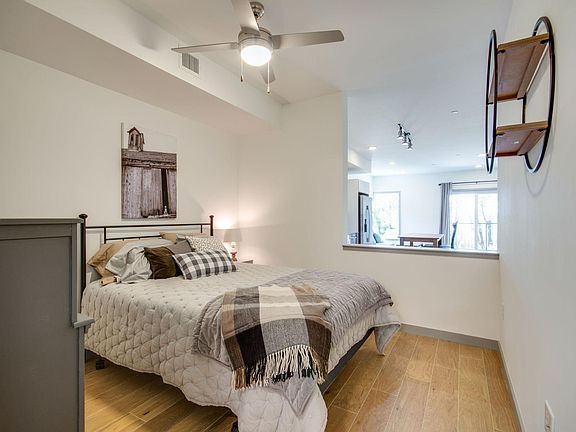 4th image of 400 Herron Dr APT 105