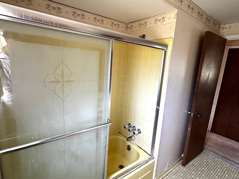 10922 Chicago Rd — Photo 23