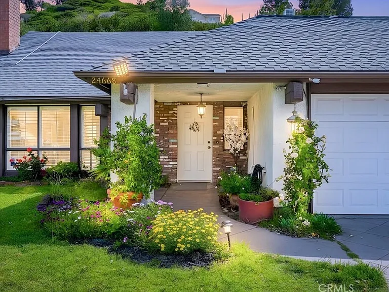 24668 Ebelden Ave — Photo 16