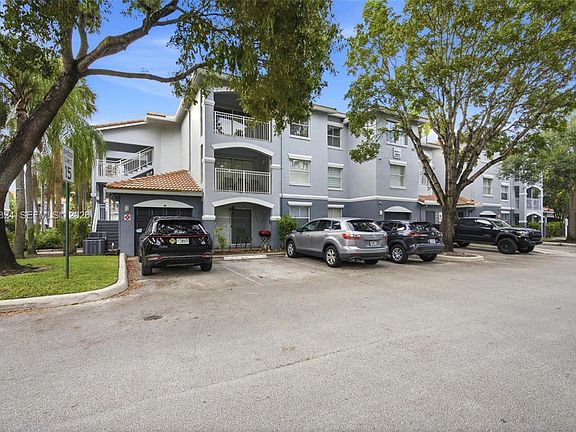 3rd image of 9615 NW 1st Ct APT 302