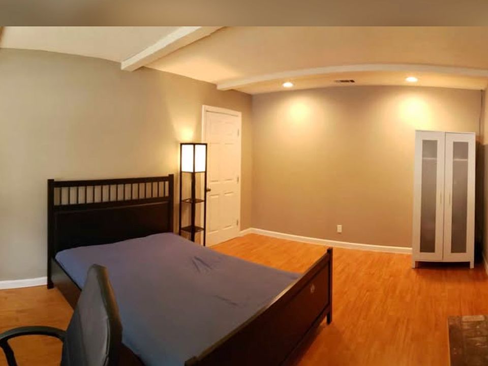 1st image of 46767 Crawford St