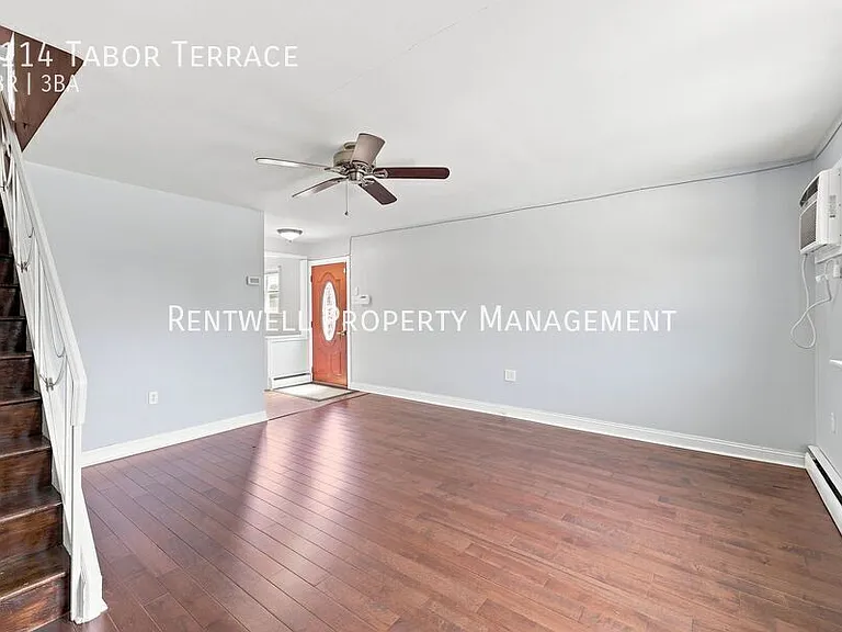1114 Tabor Ter — Photo 9