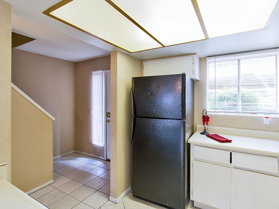1st image of 1601 W Sunnyside Dr Unit 106