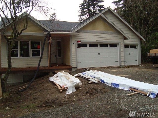 1st image of 290 NW Nichols Ave