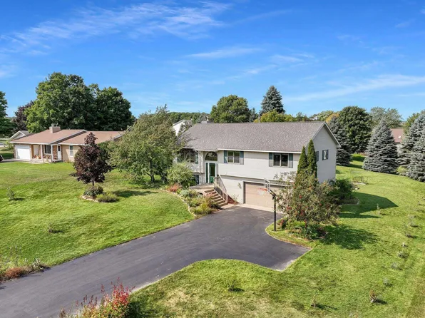 6128 Dover Ln, Traverse City, MI 49685
