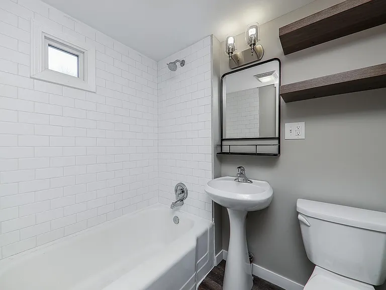 4410 Buckley Rd — Photo 4