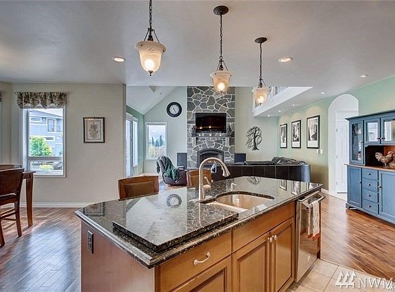 Kitchen-looking south
