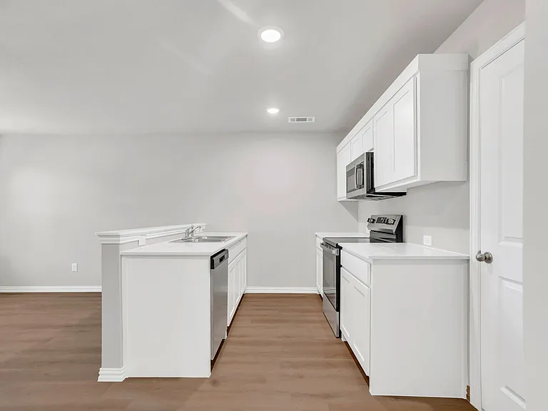 3001 Grey Wolf Cir #121 — Photo 5
