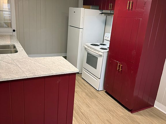 3rd image of 5484 Robinhood Rd