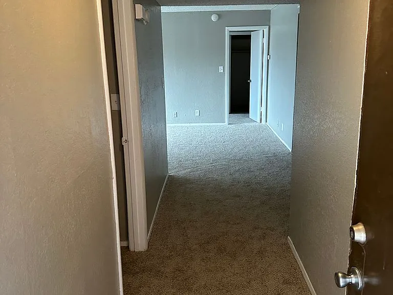 The Lewiston Apartments — Photo 15