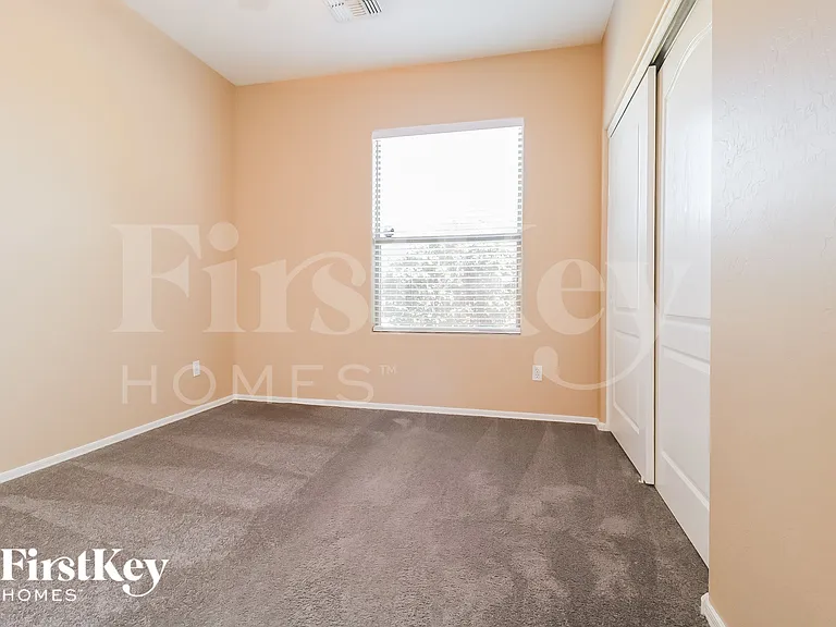7708 S 68th Dr — Photo 12