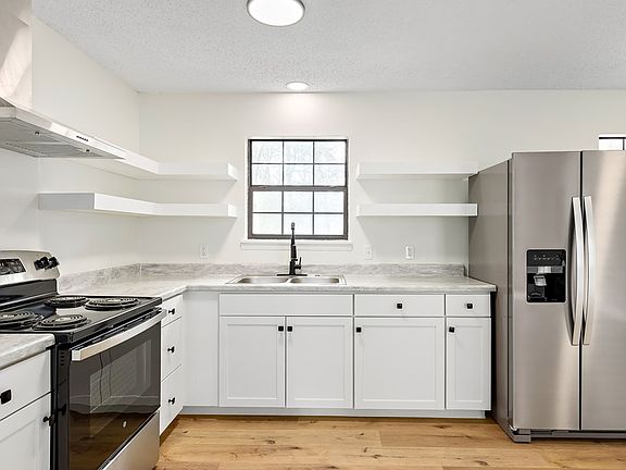 5th image of 106 Oakridge Cir