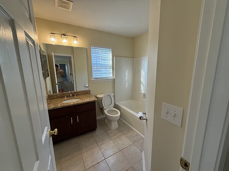10822 Chamberlain Hall Ct — Photo 14
