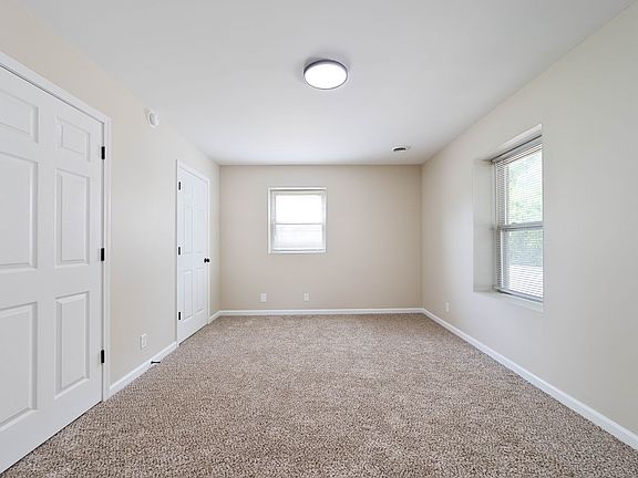 5th image of 510 Hietts Ln APT F