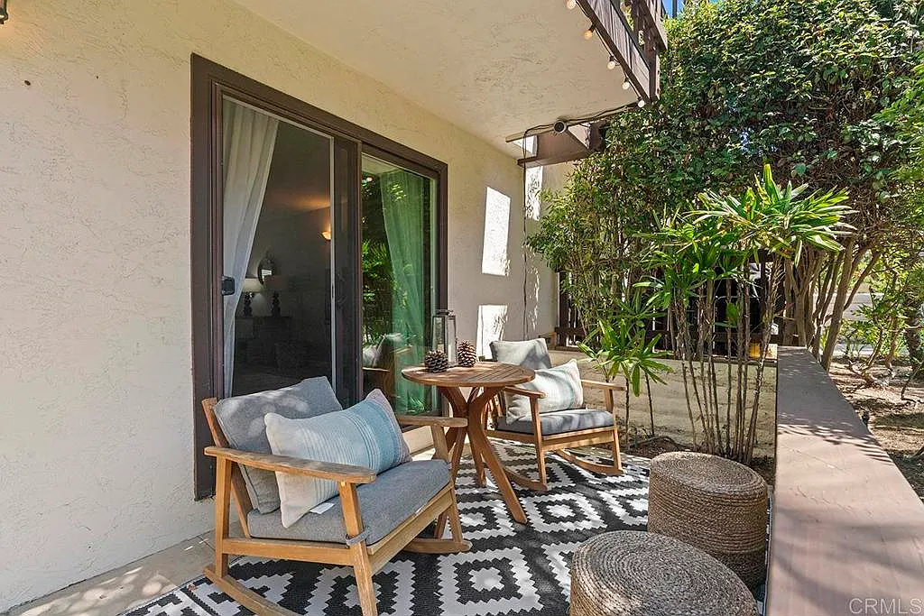 2 bed, 1.5 bath, 1080 sqft, $5,200 — Photo 1