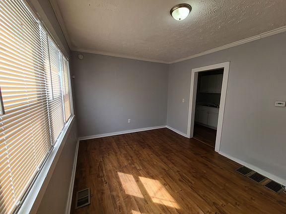 5th image of 143 W 35th St
