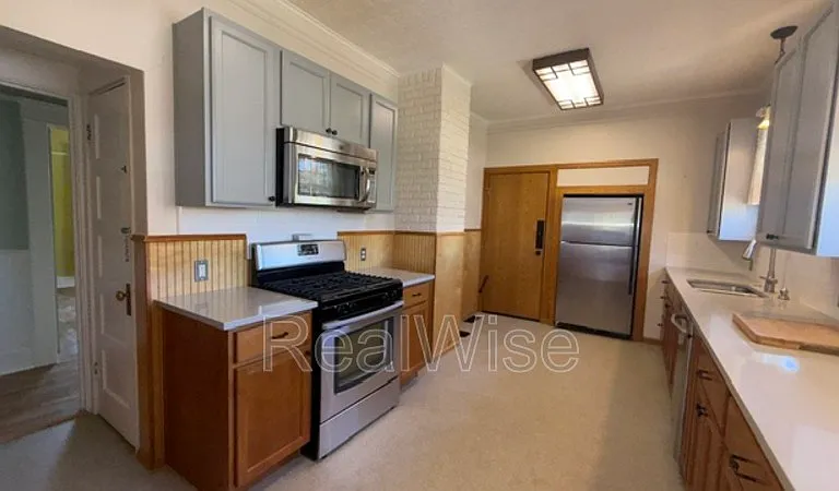 837 SE Blakeley Ave — Photo 31
