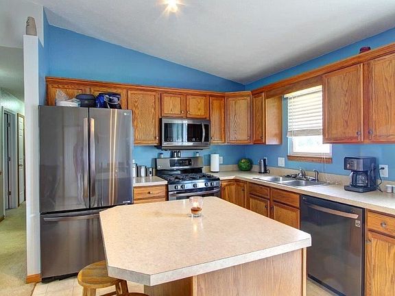 3rd image of 1320 Crimson Leaf Dr