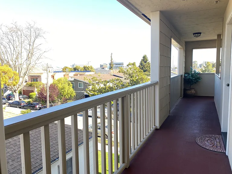 1117 Laguna Ave #5 — Photo 27