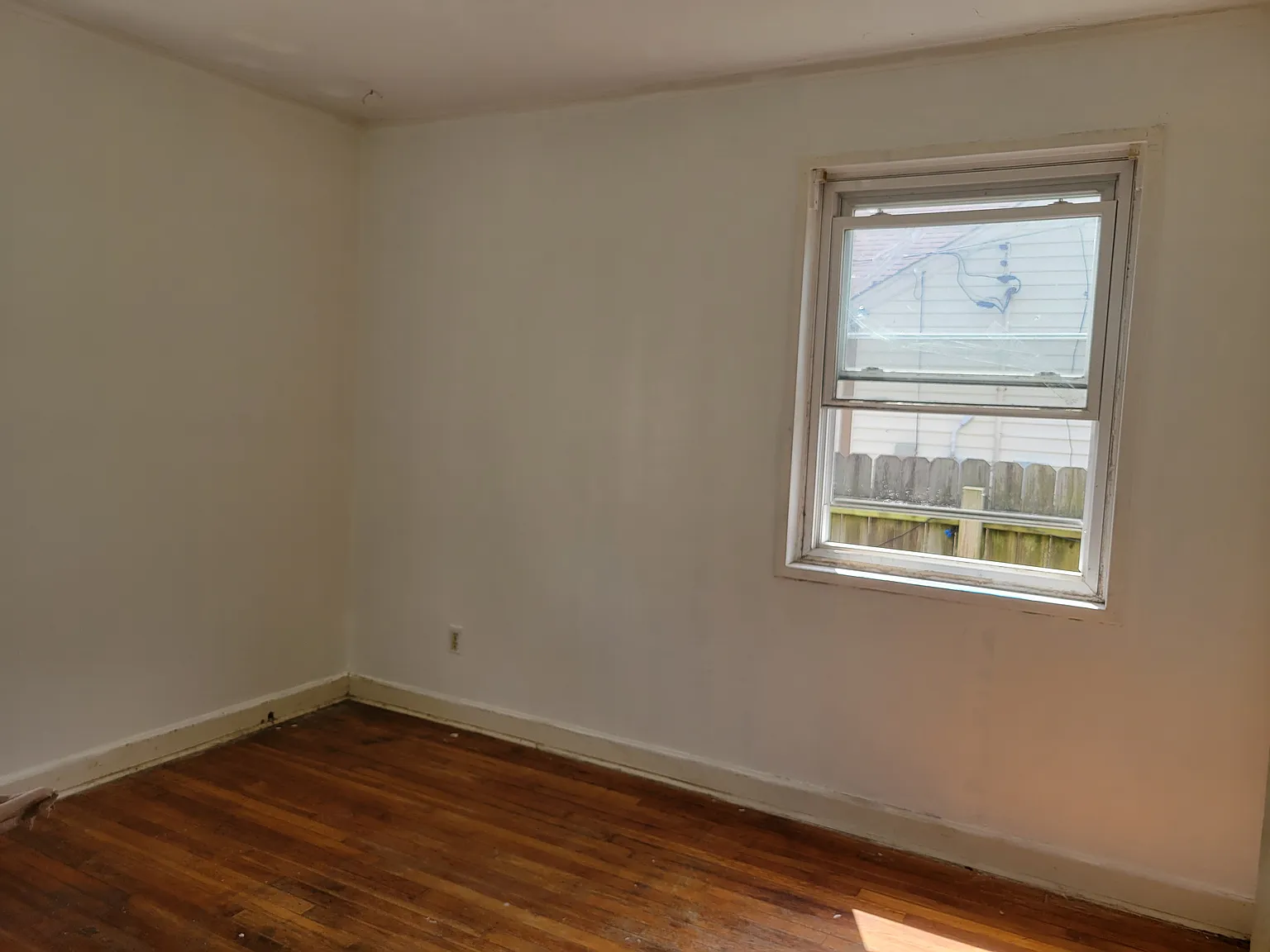 1532 Wanda St — Photo 2