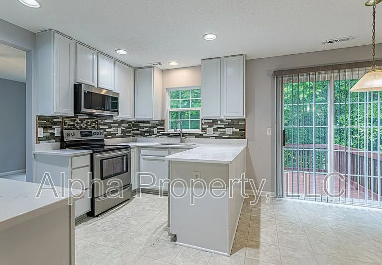 736 Bent Hollow Ct — Photo 10