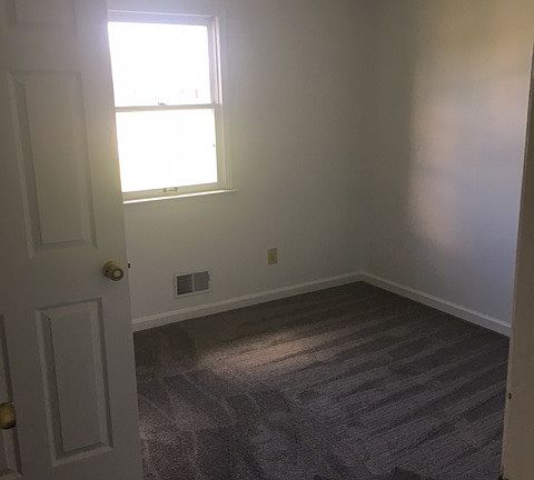 5th image of 380 Arrowhead Ln