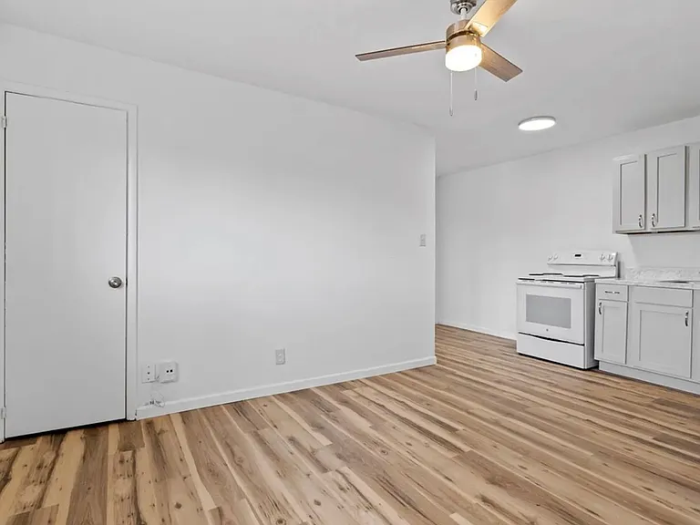 2216 Memorial Pkwy NW #B1 — Photo 9